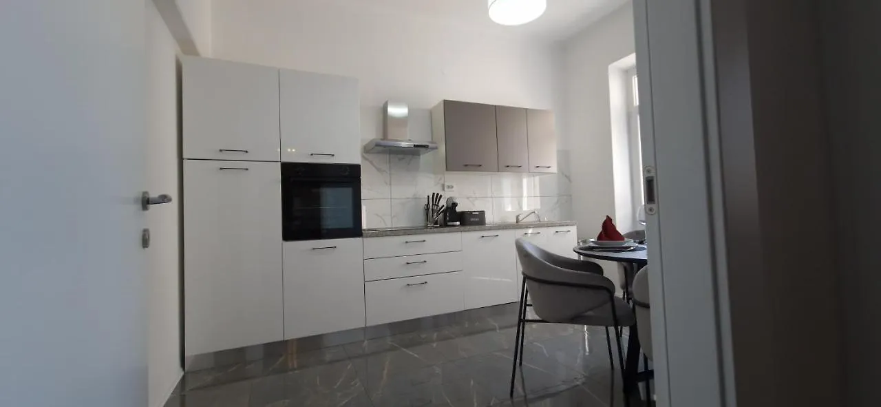 普拉Mc Centar Apartman公寓